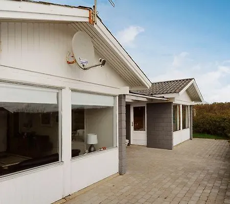 Casa vacanze Three-bedroom Holiday In 66