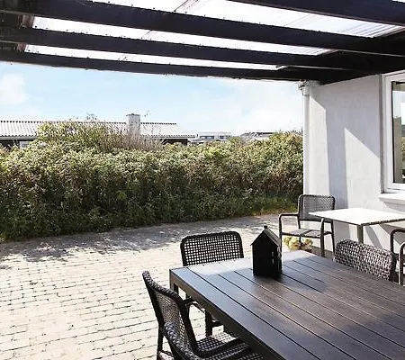 Casa vacanze Three-bedroom Holiday In 66 *